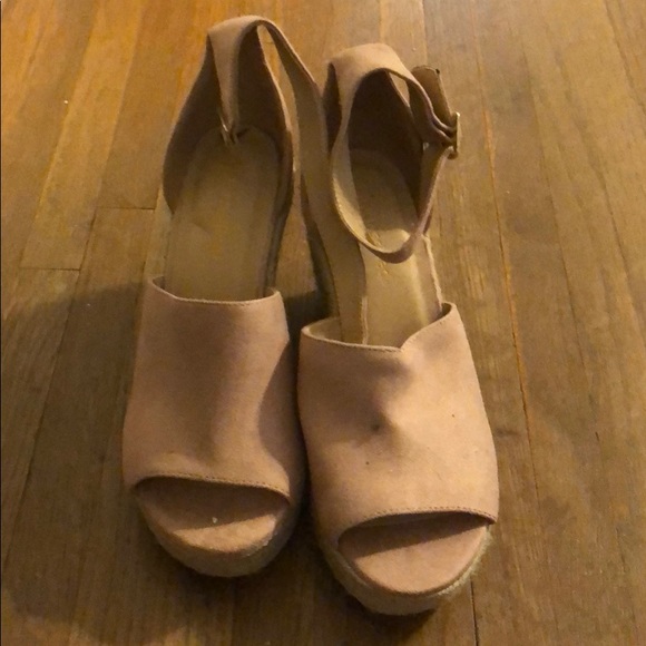 Shoes - Picture 2 of 2